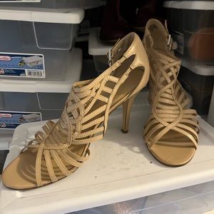 Womens shoes Size 8 1/2. Brand new and gently worn